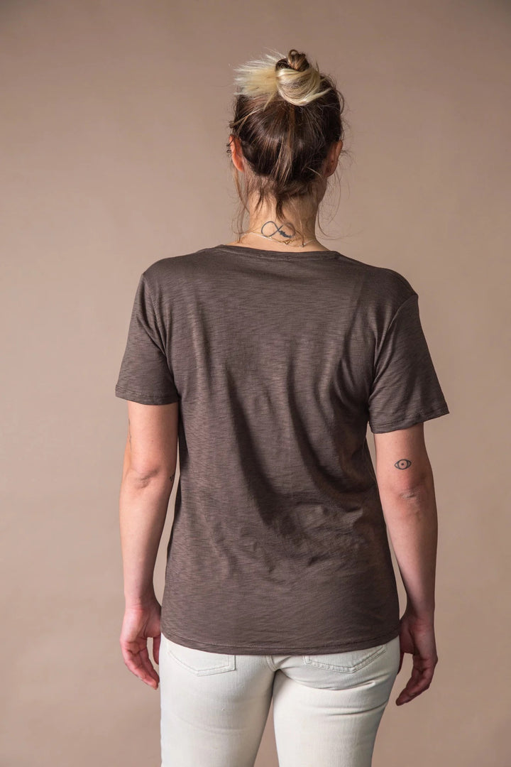 Romy V Neck Tee in Cacao