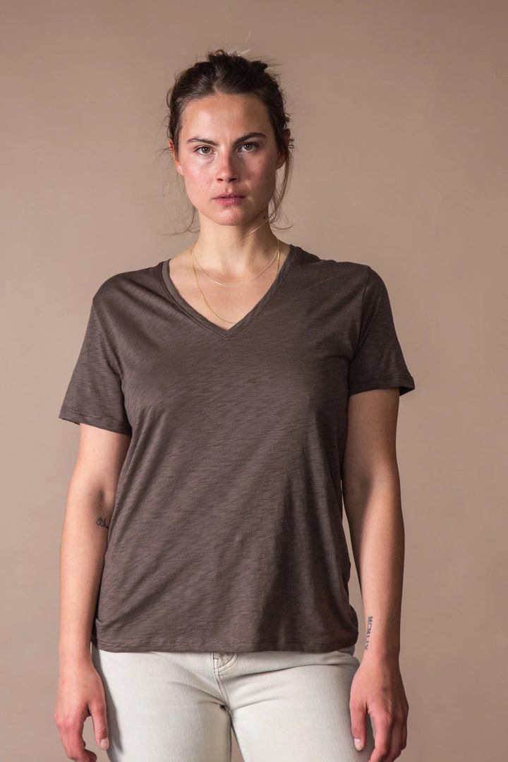 Romy V Neck Tee in Cacao