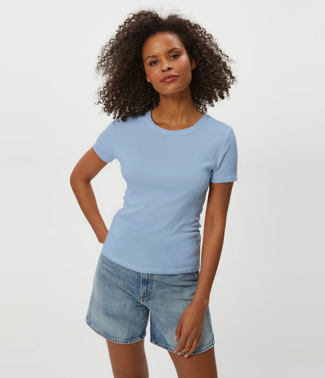 Mady Short Sleeve High Crew Neck Tee in Black