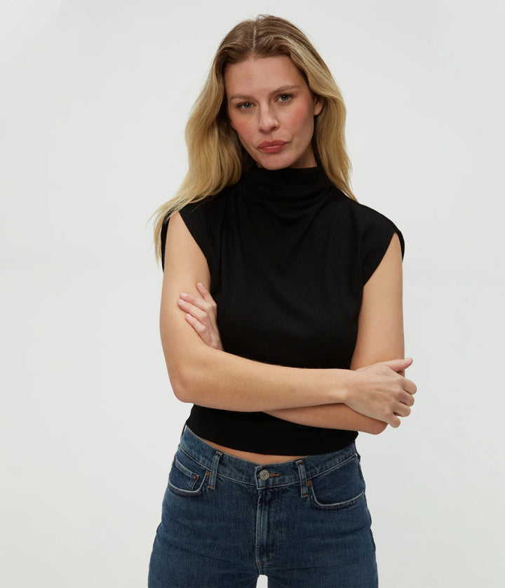 Amara Ribbed Power Shoulder Tee in Black