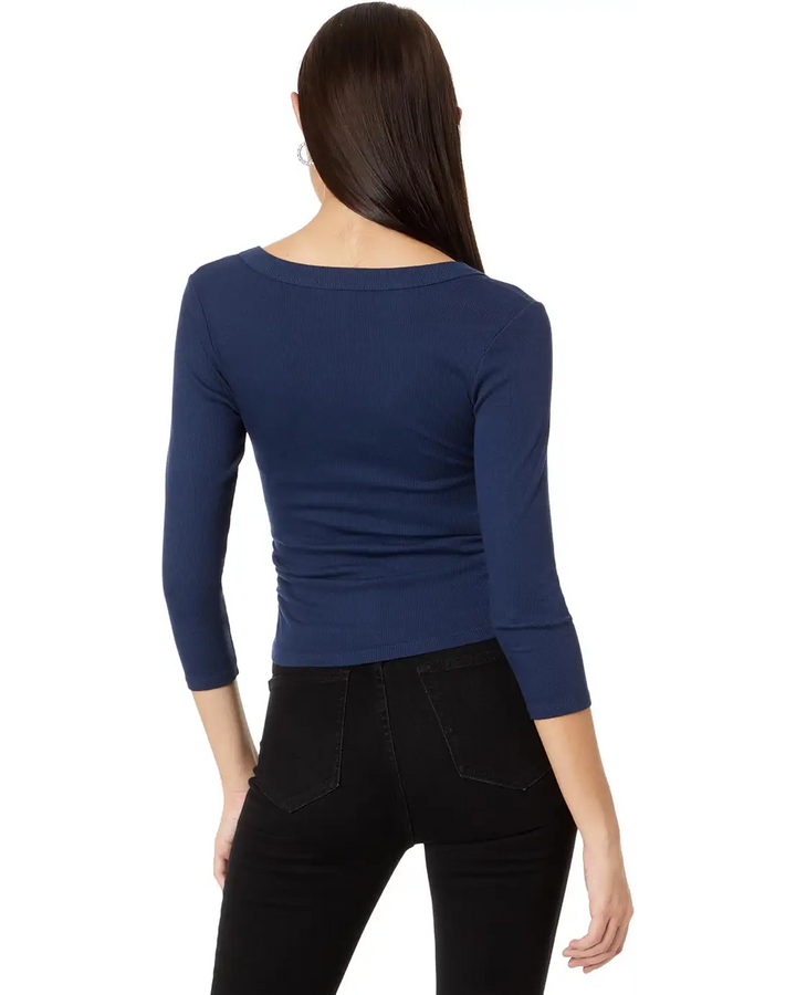 Enid 3/4 Sleeve V-Neck Crop Tee