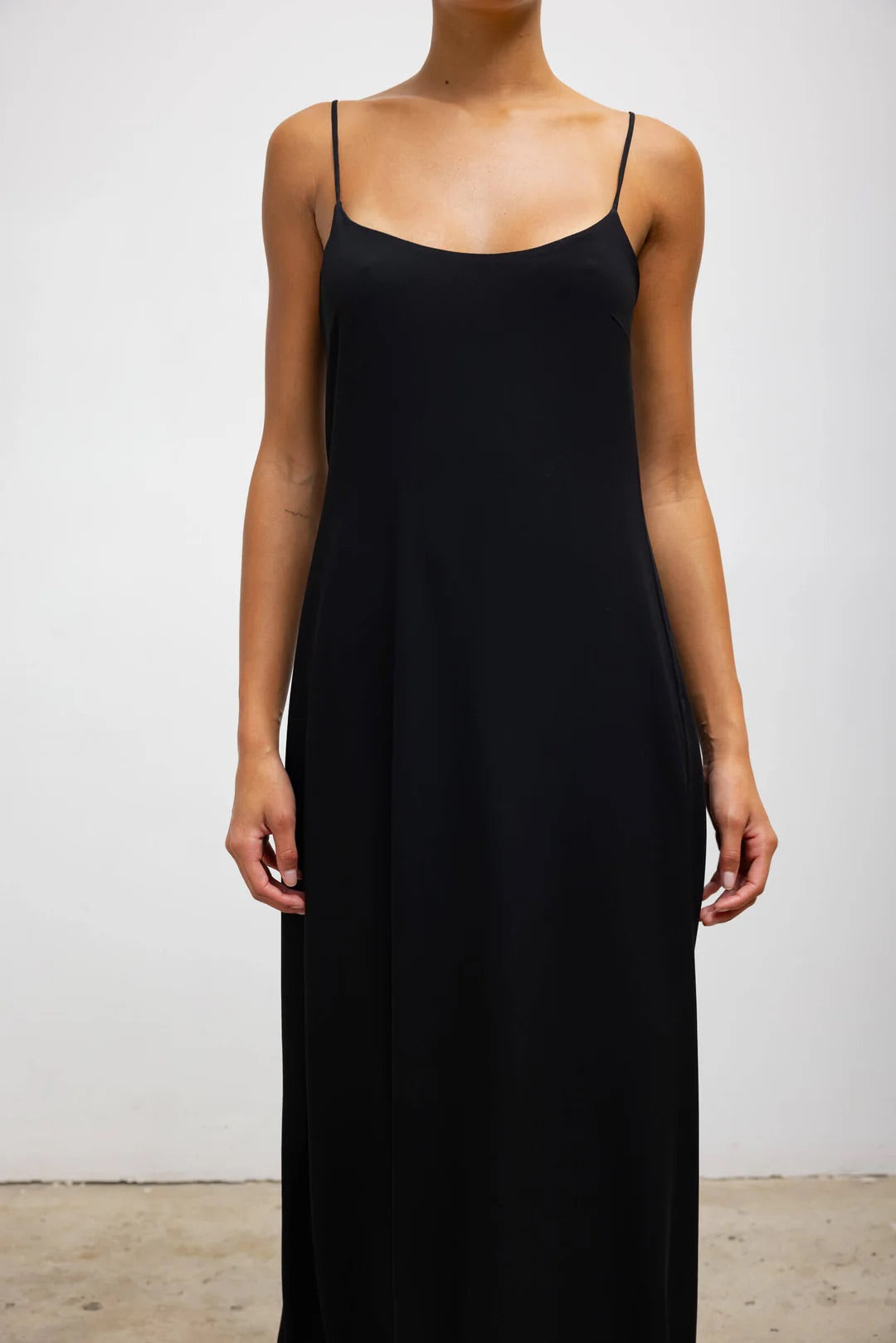 Ari Scoop Neck Maxi
