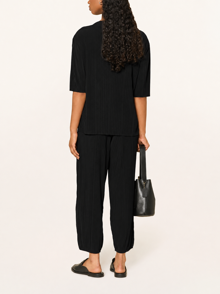 Caraffa Elbow Sleeves and Pleats Top - Black
