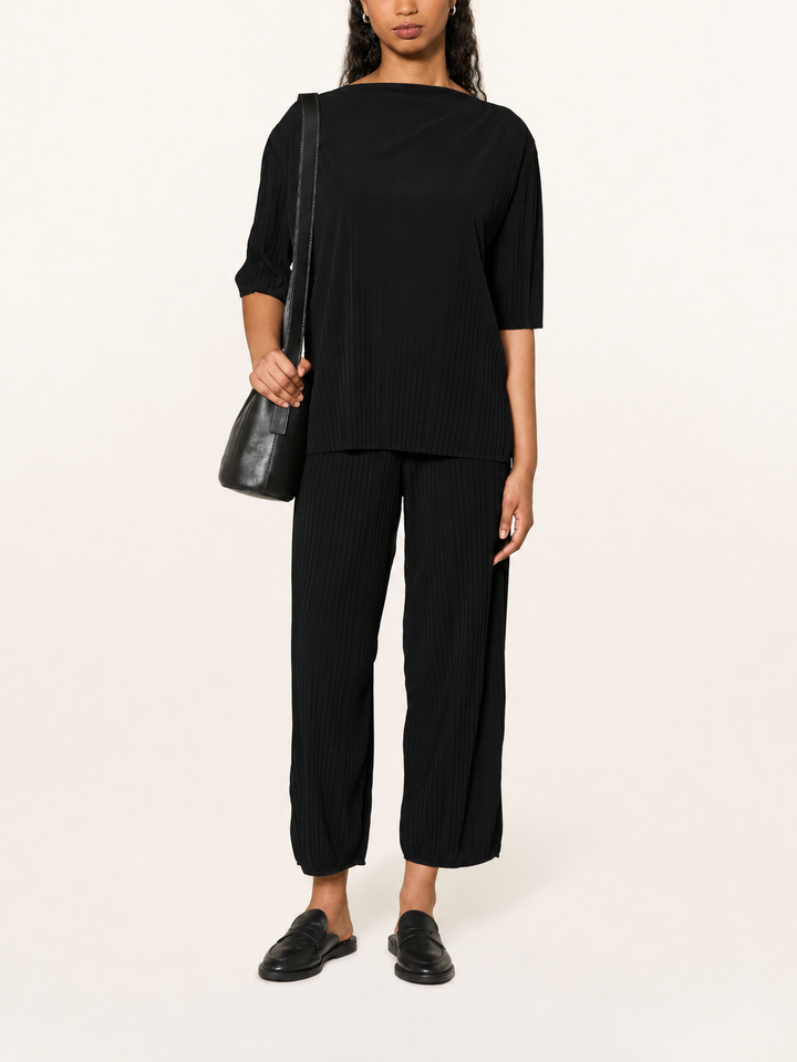 Caraffa Elbow Sleeves and Pleats Top - Black