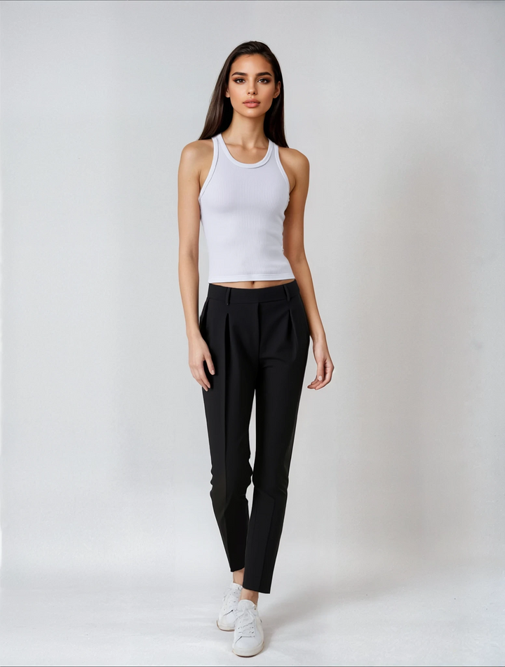 Eguale Pleat Detailed Tapered Trousers - Black