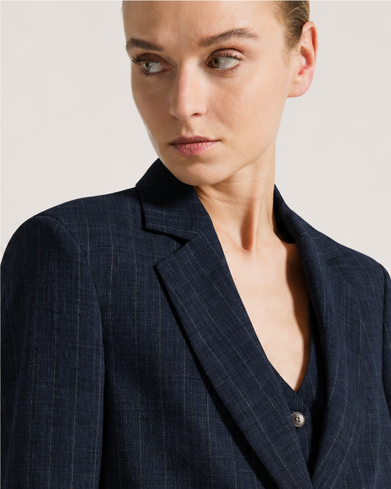 Single Breasted Two Pocket Blazer - Navy