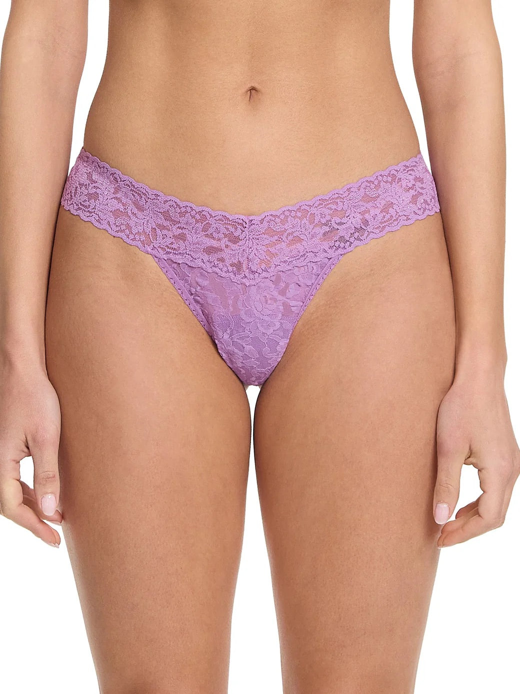 Signature Lace Low Rise Thong