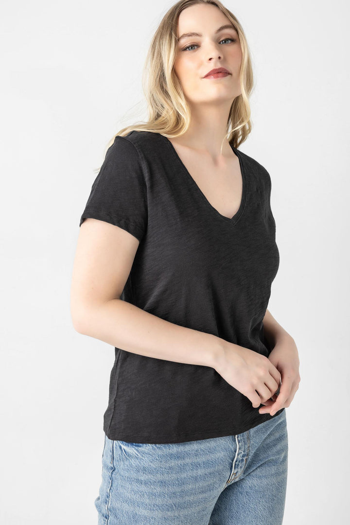 V-Neck Short Sleeve Back Seam Tee