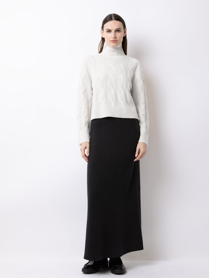 Pullover in Cable Knit - White