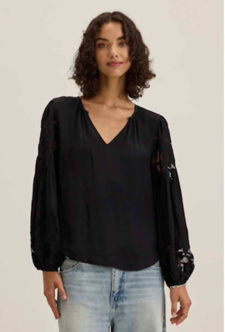 Tyra07 Lace Embroidery Blouse