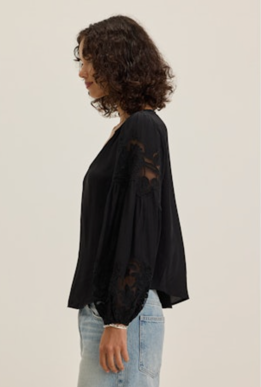 Tyra07 Lace Embroidery Blouse