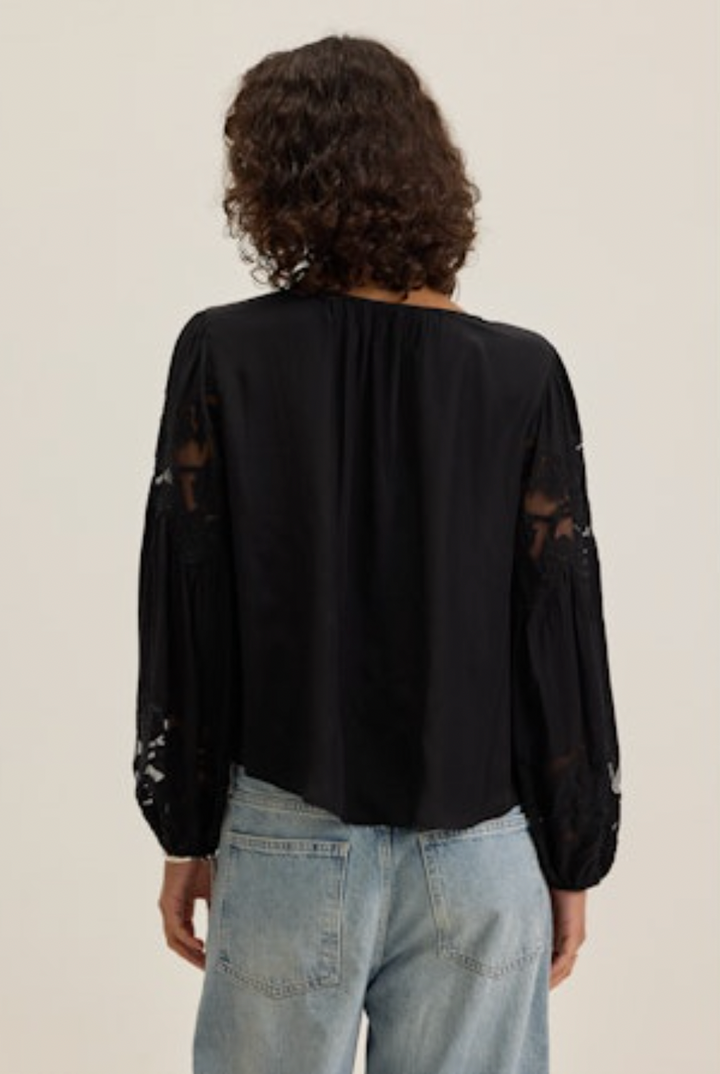 Tyra07 Lace Embroidery Blouse