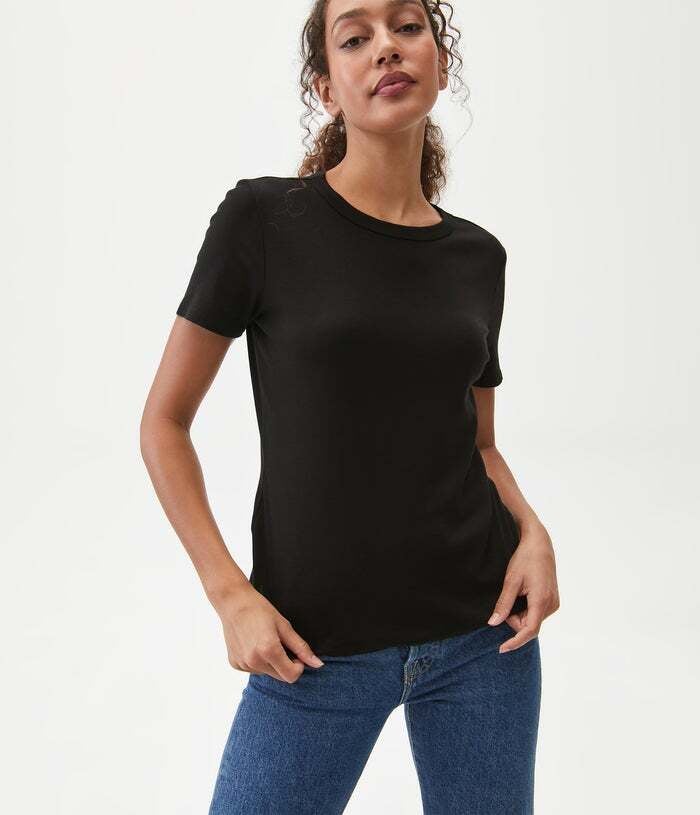 Mady Short Sleeve High Crew Neck Tee in Black