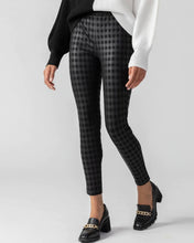 Load image into Gallery viewer, Runway Houndstooth Legging
